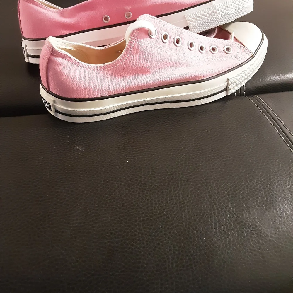Pink Converse - Picture 7 of 7